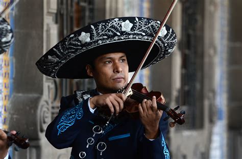 Cada 24 de abril se homenajeará la música tradicional mexicana ...