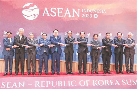 At Asean summit, China warns against ‘new Cold War’ - Newspaper - DAWN.COM
