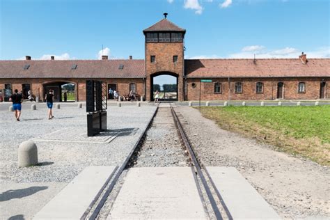 Auschwitz - CarlanIdrees