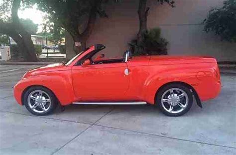 Chevrolet SSR Convertible - Cars-On-Line.com