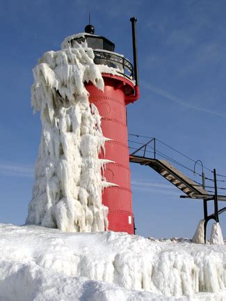 South Haven South Pier Lighthouse, Michigan at Lighthousefriends.com