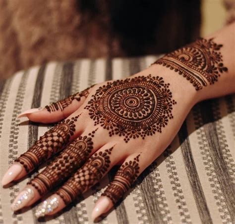 Pin by Vaishnavi Singh on HENNA | Mehndi designs for hands, Latest ...