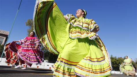 Annual Fiesta Bowl Parade - The Arizona Tribune