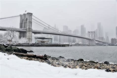 The Brooklyn Bridge in Winter | Brooklyn Bridge Snow Photos