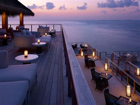 Visit Maldives - Resorts > Dusit Thani Maldives