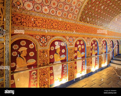 Sri Lanka, Kandy, Temple of the Tooth, Dalada Maligawa, interior, wall painting Stock Photo - Alamy