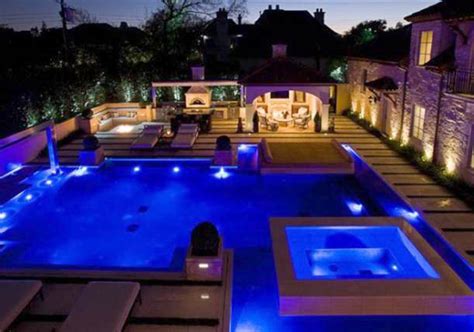 15 Attractive Swimming Pool Lighting Ideas