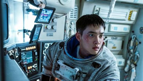 THE MOON (2023) Movie Trailer: An Astronaut is Stranded on the Moon in an Intense Space Survival ...