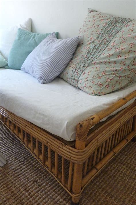 beachcomber: vintage day bed