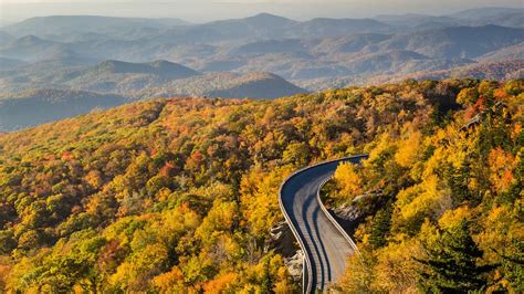 Plan Your Road Trip on the Blue Ridge Parkway with This Ultimate Guide | Condé Nast Traveler