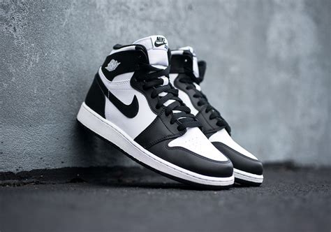 Air Jordan 1 Retro High OG GS "Black/White" - SneakerNews.com