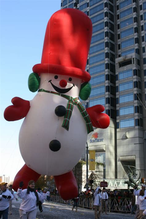 Frosty Snowman Parade Balloon - Fabulous Inflatables, Christmas Parade