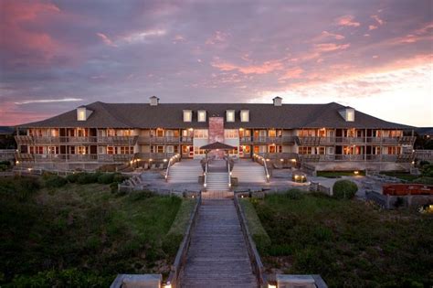 The Sanderling, located in Duck on the Outer Banks, is situated between ...