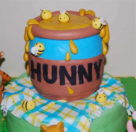 Leelees Cake-abilities: Winnie the Pooh Honey Pot Cake