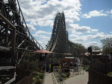 File:El Toro (Six Flags Great Adventure) 2011 01.jpg - Coasterpedia ...