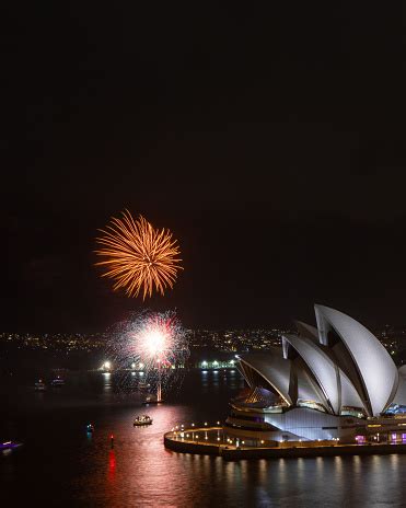 Sydney Opera House Fireworks Stock Photo - Download Image Now ...