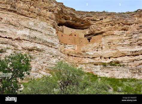 Montezuma Castle National Monument, historic home of Sinagua native ...