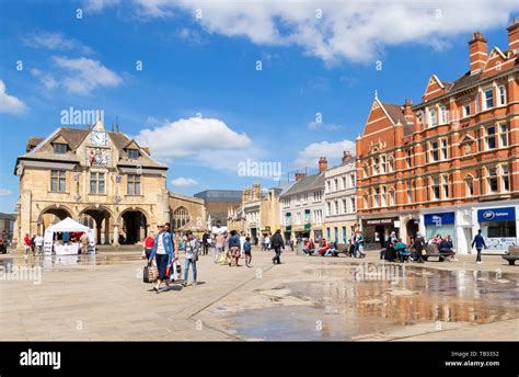 Peterborough cathedral square hi-res stock photography and images - Alamy