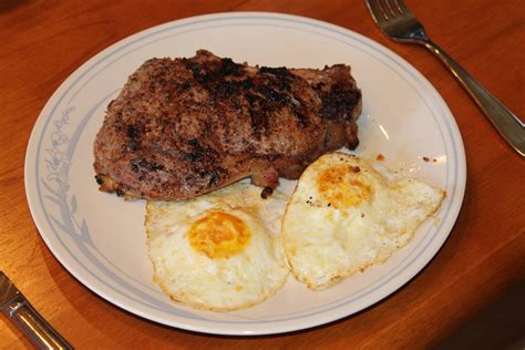 Jessi's Recipes: Steak and Eggs