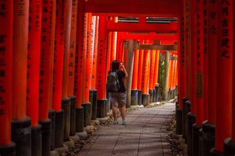 The Ultimate Guide to Kyoto's Fushimi Inari Shrine | The Creative ...