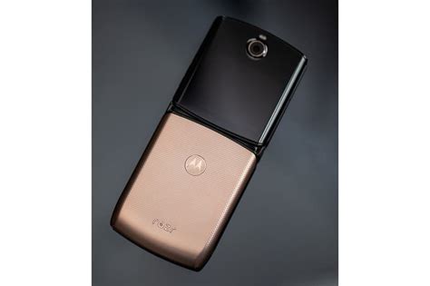 Motorola Debuts New razr in Rose Gold at NYFW | Hypebae