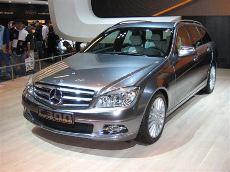 Soubor:Mercedes-Benz C300 Bruetec Hybrid.JPG – Wikipedie