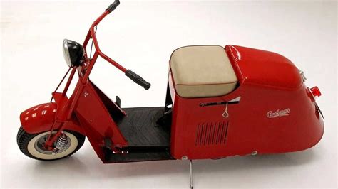 Take A Ride On This 1950 Cushman Step-Through Scooter | Motorious