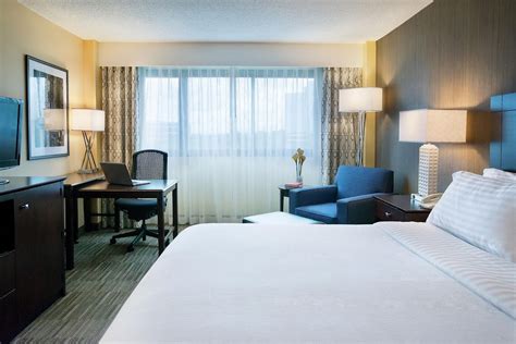 Park Sleep Fly Packages at Hilton Nashville Airport