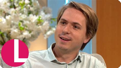 The Inbetweeners' Joe Thomas Hosted a Dinner Party That Left Him in Tears | Lorraine - YouTube