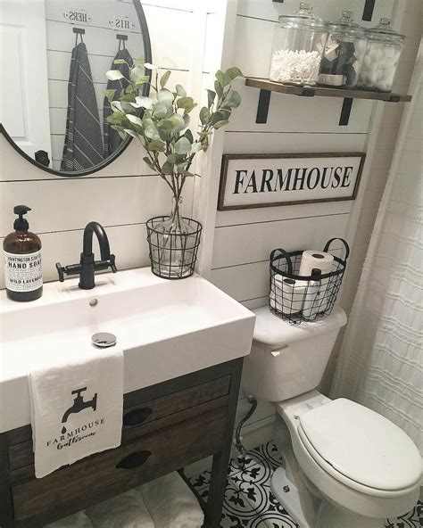 60 Stunning Farmhouse Bathroom Decor and Design Ideas - house8055.com