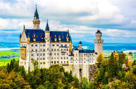 The magnificent Neuchwanstein Castle | lifetravelandmore | Flickr