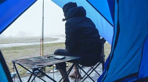 10 Easy Tips How To Stay Dry Camping In Rainy Weather