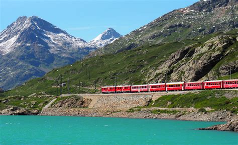 Ultimate Guide to the Bernina Express Train Line - Newly Swissed Online ...