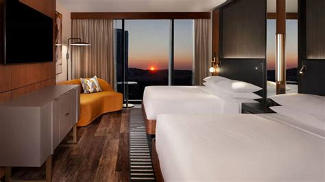 Hotel Rooms & Suites Downtown Nashville | Grand Hyatt Nashville