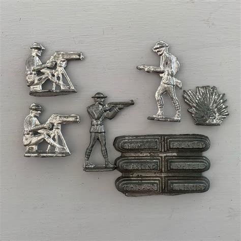 Vintage Metal Army Soldiers Set of 4 - Etsy