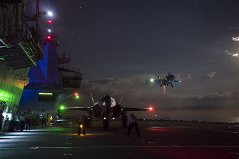 F-35 conducts first night sorties on HMS Queen Elizabeth