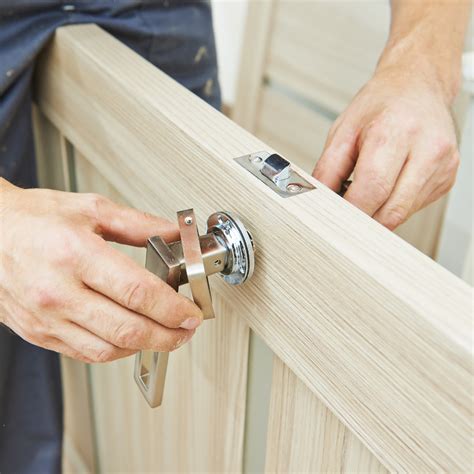 Blog - Door Handle Installation | Tips & Tricks | Ironmongery Now