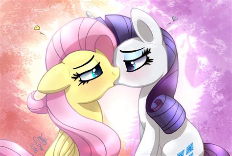 MLP FIM - Fluttershy And Rarity Kissing by Joakaha on DeviantArt