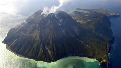 At Site of Japanese Volcano’s Supereruption, an Immense Lava Dome Lurks - The New York Times