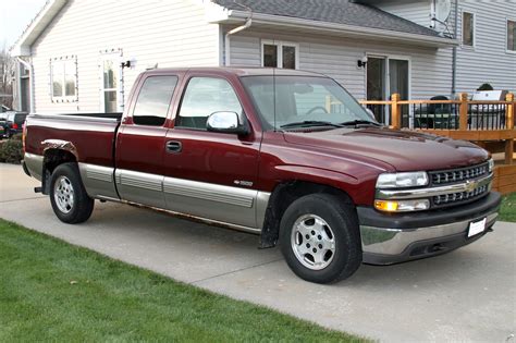 FOR SALE: 2000 Chevrolet Silverado 1500LS Pick-up Truck | Plainfield, IL Patch