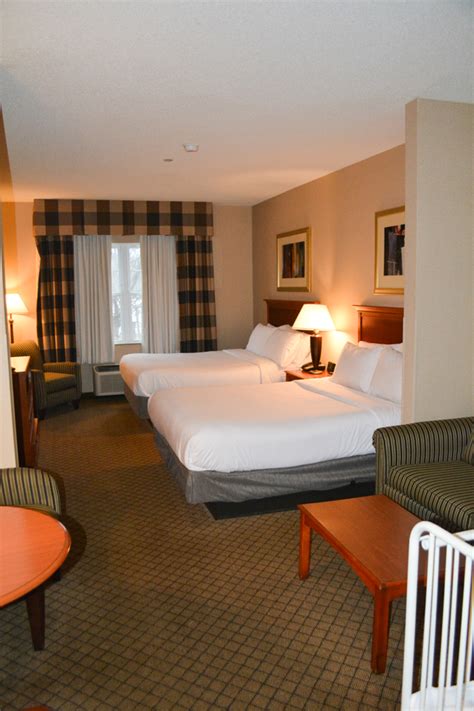 Hotels In Tilton NH - Holiday Inn Express & Suites Tilton