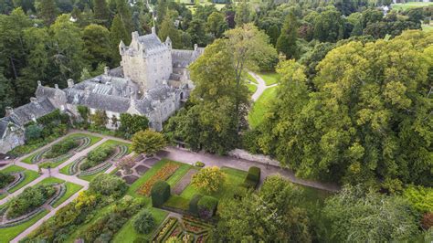 Friends Of Cawdor Gardens - Cawdor Castle - A five star visitor ...