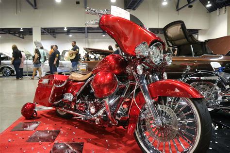 2016 Lowrider Super Show | Custom Bikes | Hot Bike Magazine