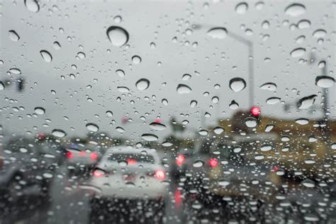 Driving in the Rain - 10 Crucial Things To Know