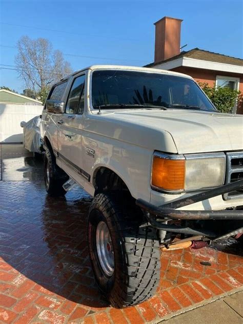 1988 Ford Bronco XLT 4x4 Lifted "O.J." (Off Road Ready) - Classic Ford Bronco 1988 for sale