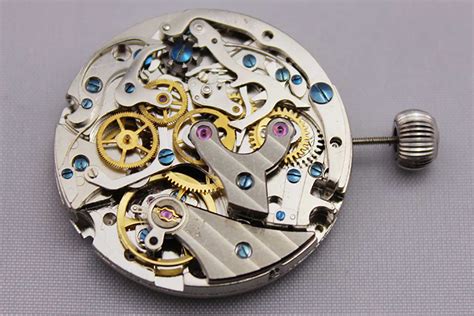 The Complete History of the Chronograph Movement: 1940s–1980s - Revolution Watch