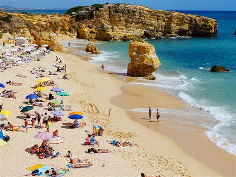 Best Time to Visit Portugal: For Beaches, Sightseeing, Weather & More