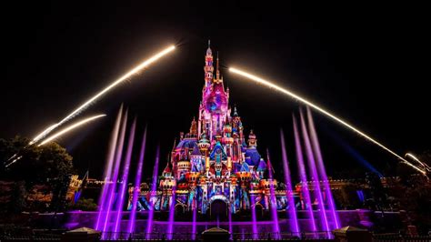 “Momentous” Nighttime Spectacular l Hong Kong Disneyland Park - YouTube