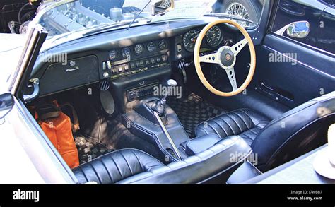 Jaguar e type interior hi-res stock photography and images - Alamy