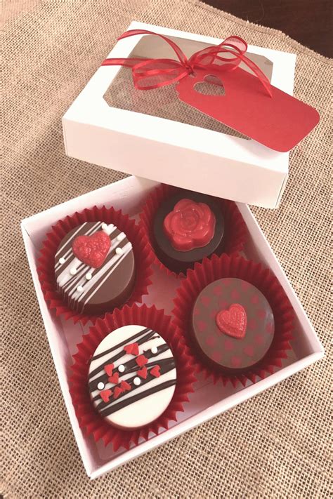 Valentines Day Chocolate covered Oreos in 2021 | Chocolate covered oreos, Chocolate covered ...
